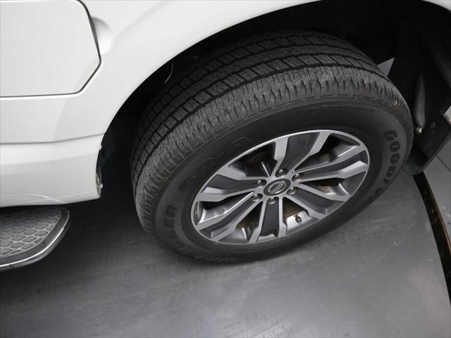 2019 Nissan TITAN SL