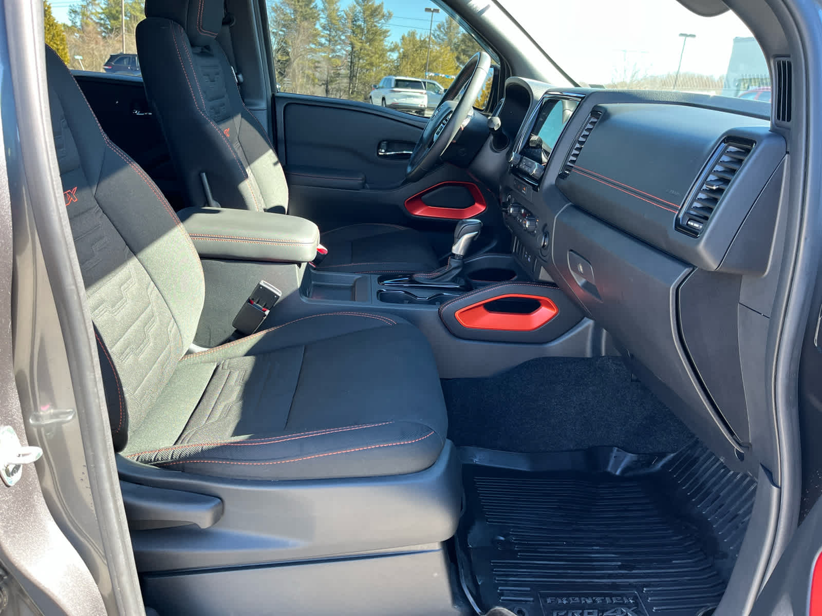 2024 Nissan Frontier Crew Cab PRO-4X 4x4