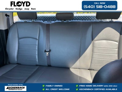 2022 RAM 1500 Classic Tradesman Crew Cab 4x4 5'7' Box