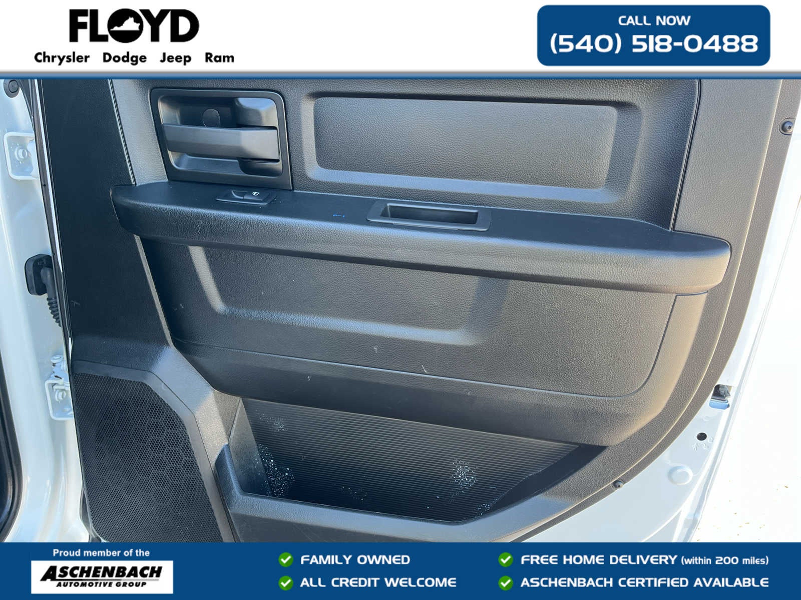 2022 RAM 1500 Classic Tradesman Crew Cab 4x4 5'7' Box