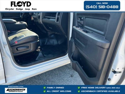 2022 RAM 1500 Classic Tradesman Crew Cab 4x4 5'7' Box