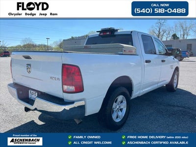 2022 RAM 1500 Classic Tradesman Crew Cab 4x4 5'7' Box