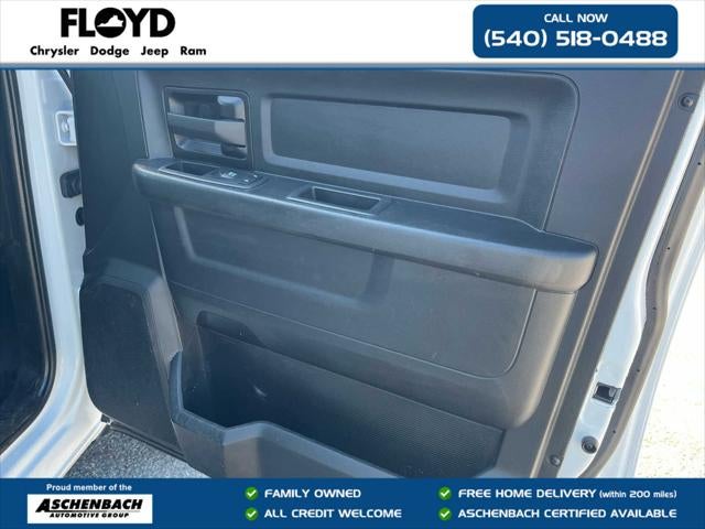 2022 RAM 1500 Classic Tradesman Crew Cab 4x4 5'7' Box